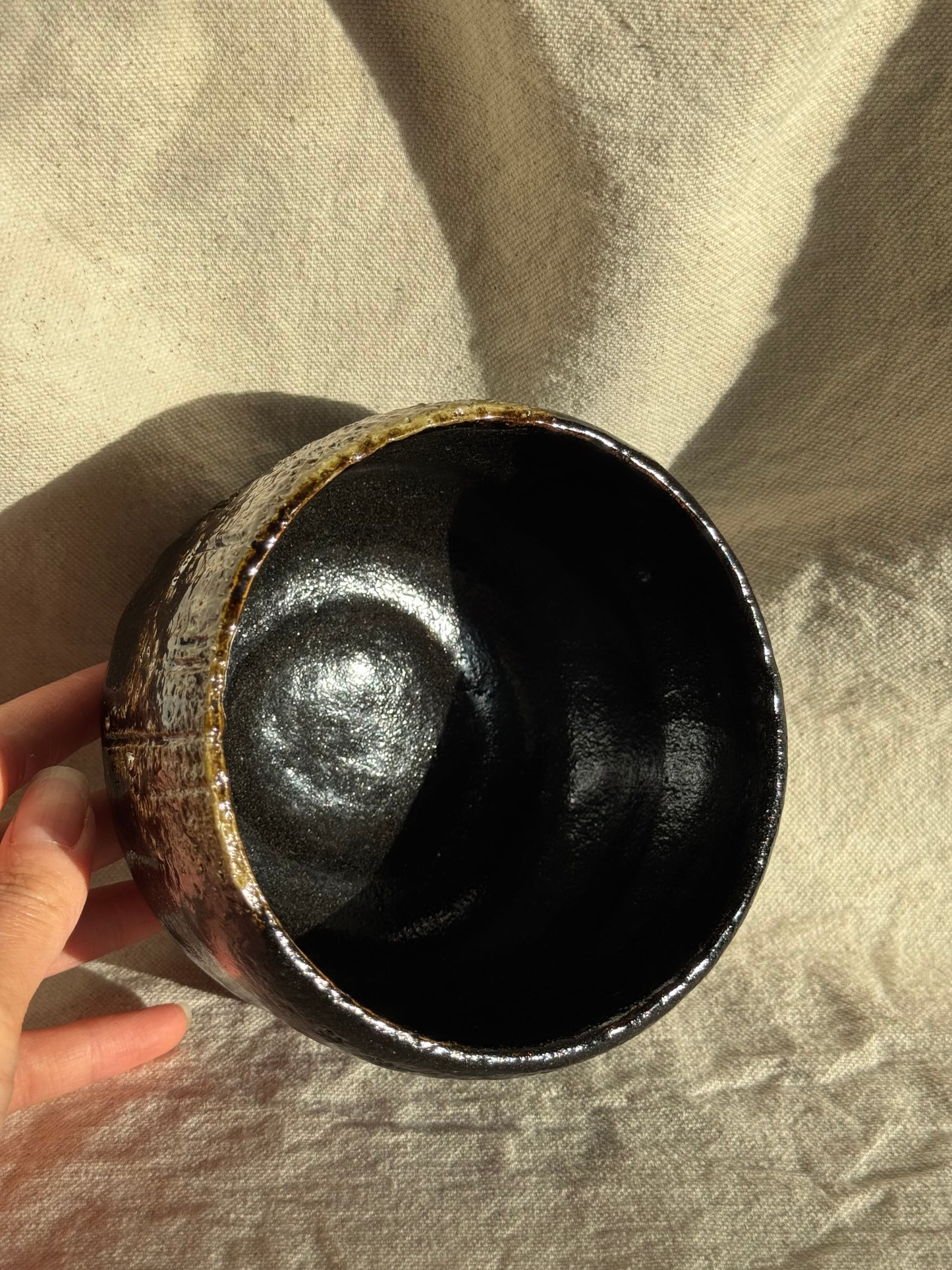 MATCHA BOWL KURO RAKU WISTERIA FLOWERS IN GOLD PAINTED πΈ