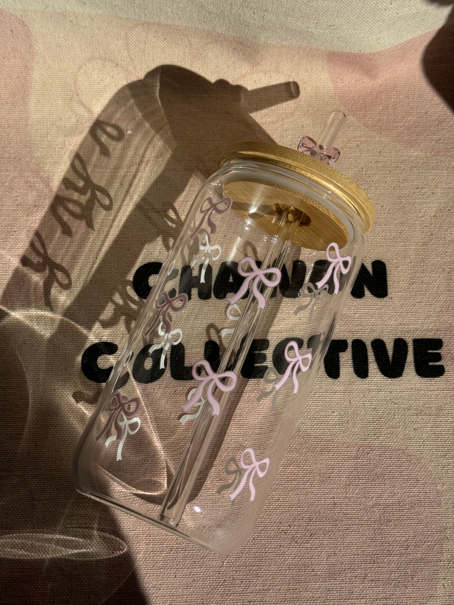 COQUETTE GLASS TUMBLER W LID & STRAW🌸