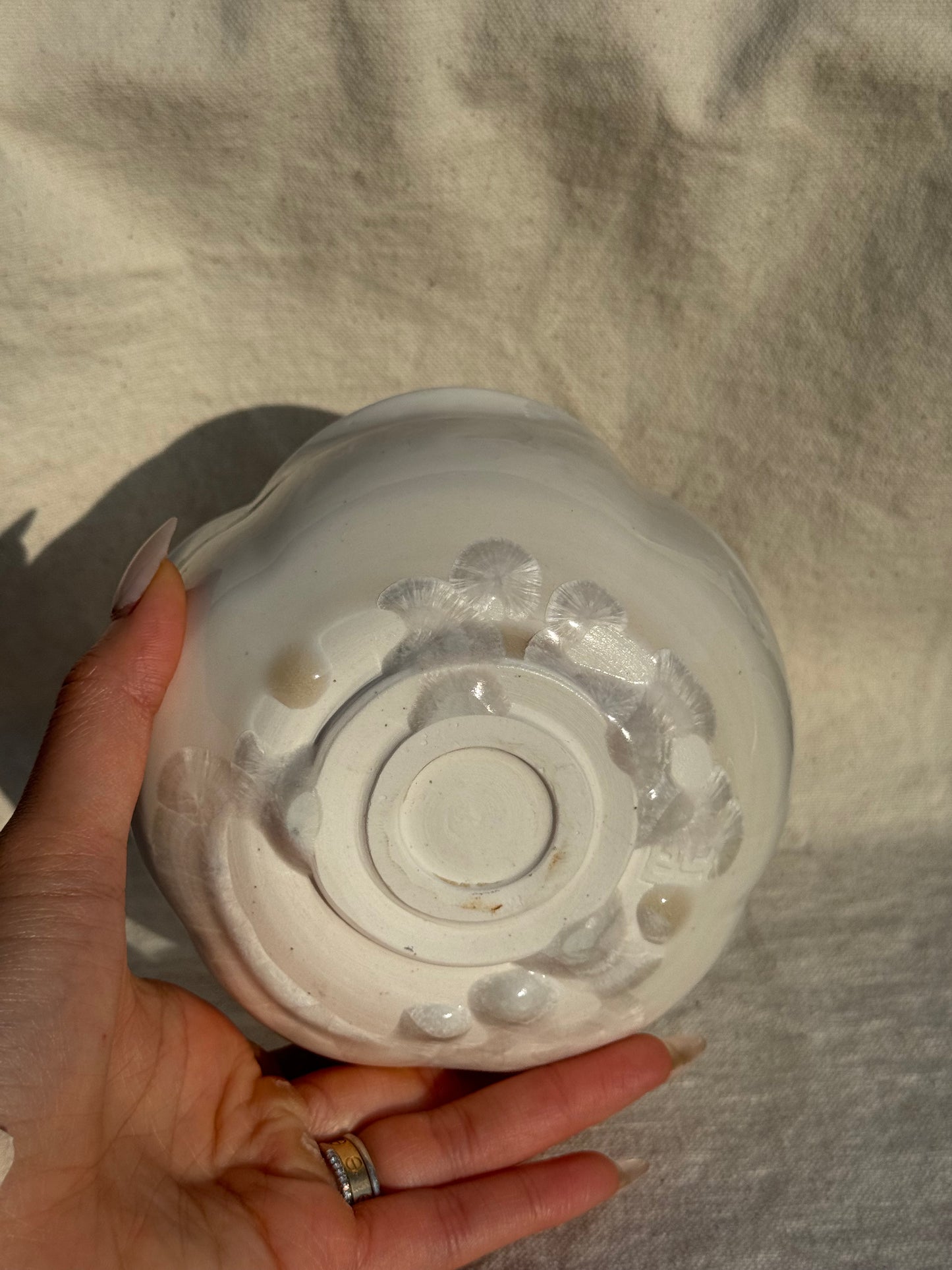 MATCHA BOWL FLORAL WHITE PEARL GLAZE 🌸