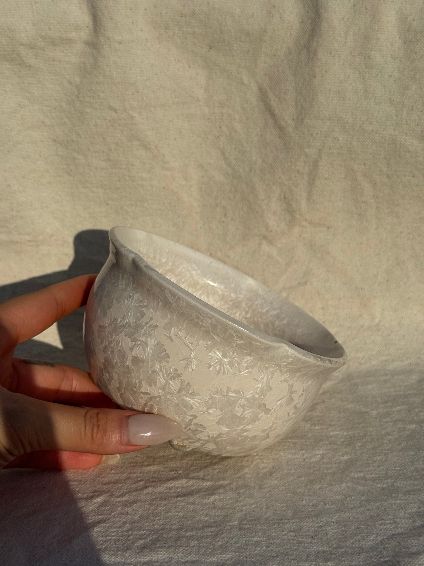 MATCHA BOWL FLORAL WHITE PEARL GLAZE 🌸