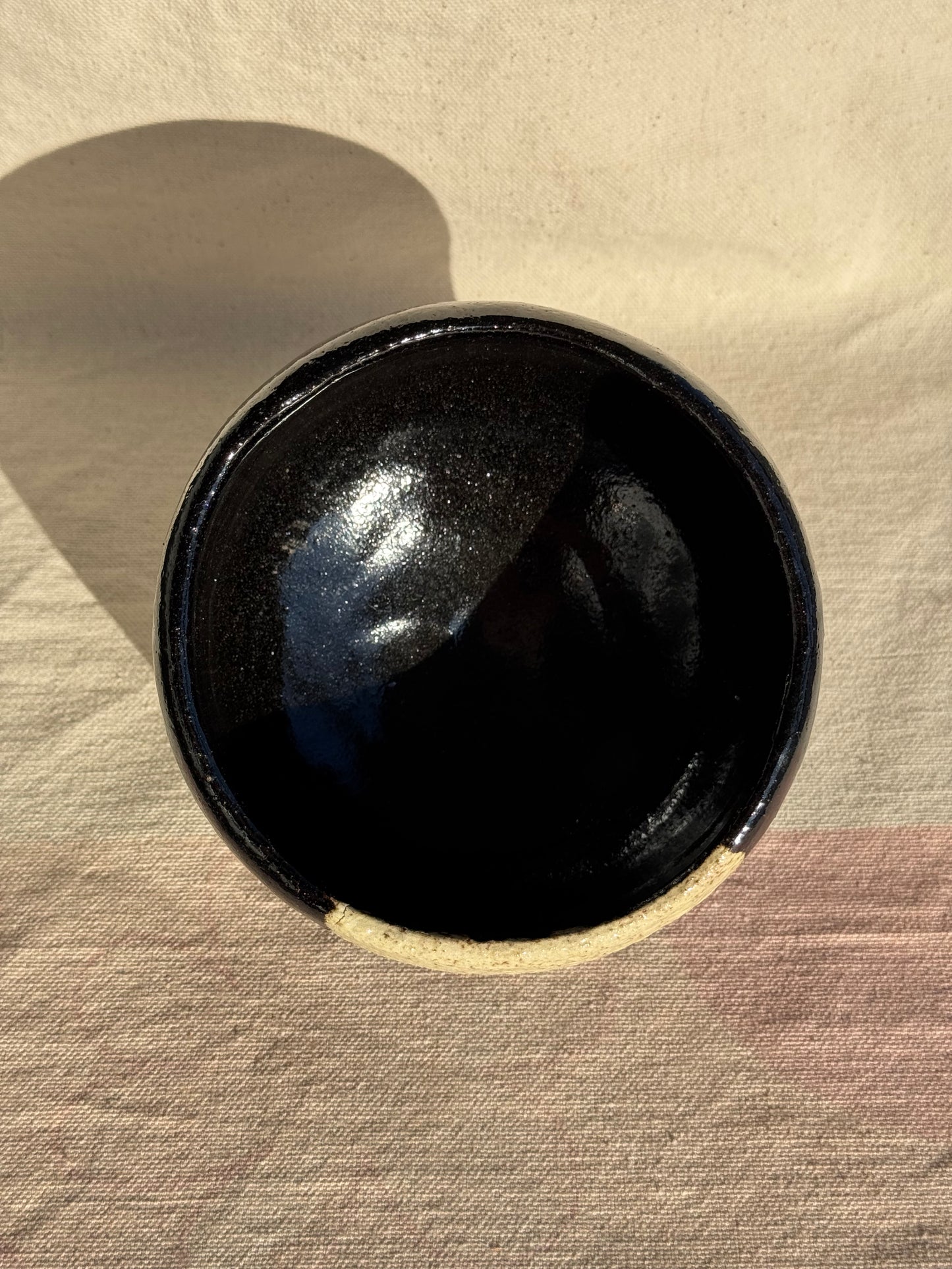 TEA BOWL KURO RAKU MOUTAIN PAINTED🌸