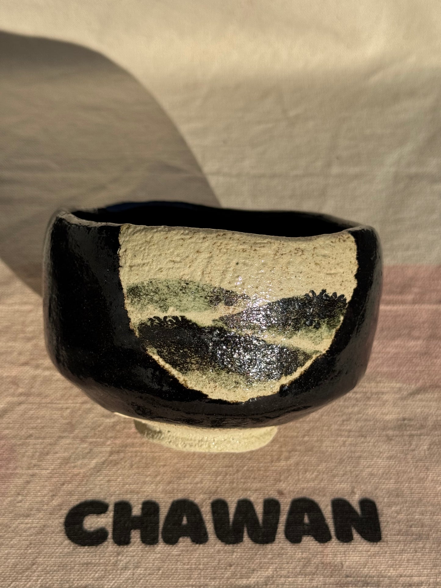 TEA BOWL KURO RAKU MOUTAIN PAINTED🌸