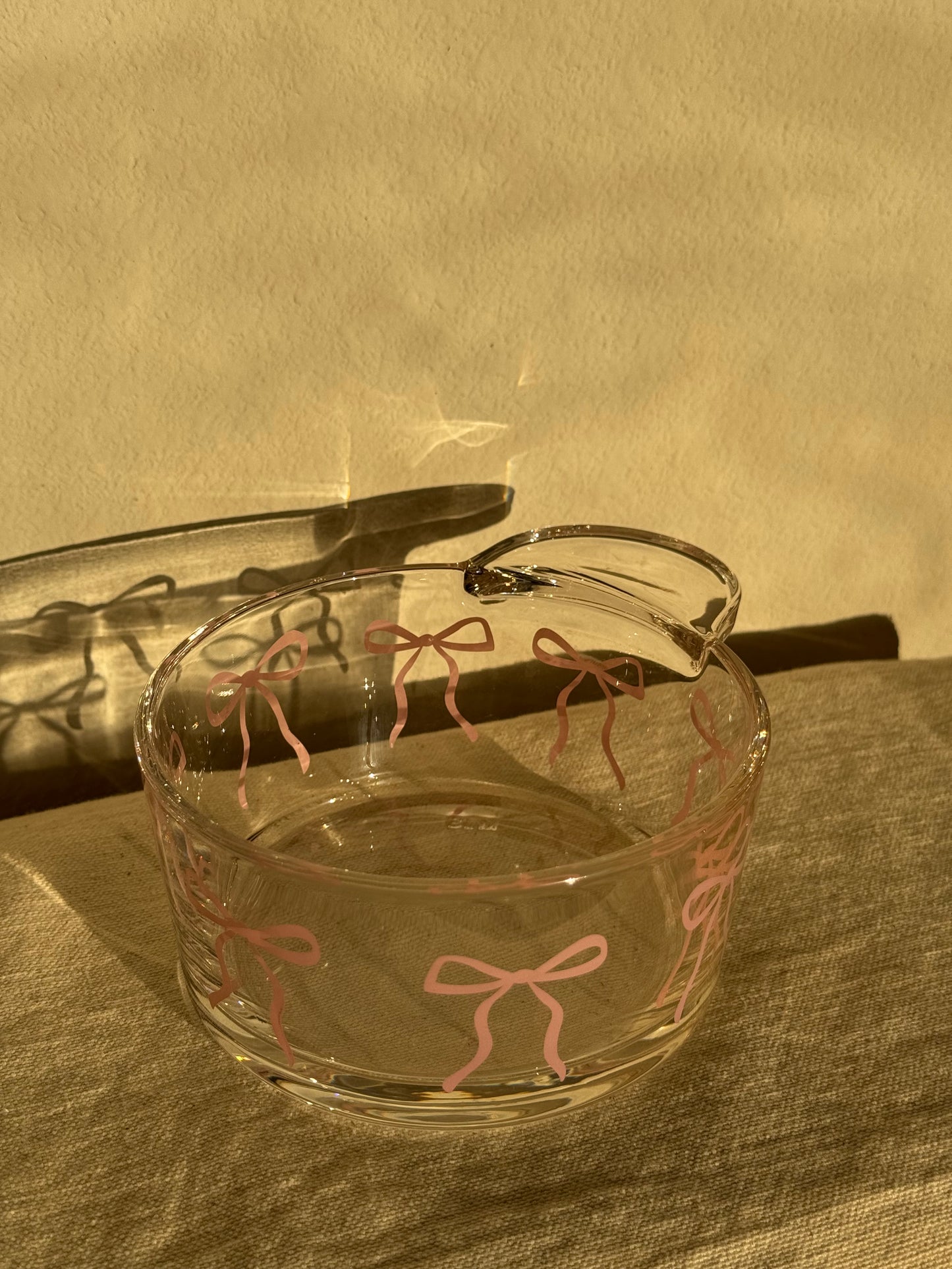COQUETTE BOW GLASS BOWL 🌸