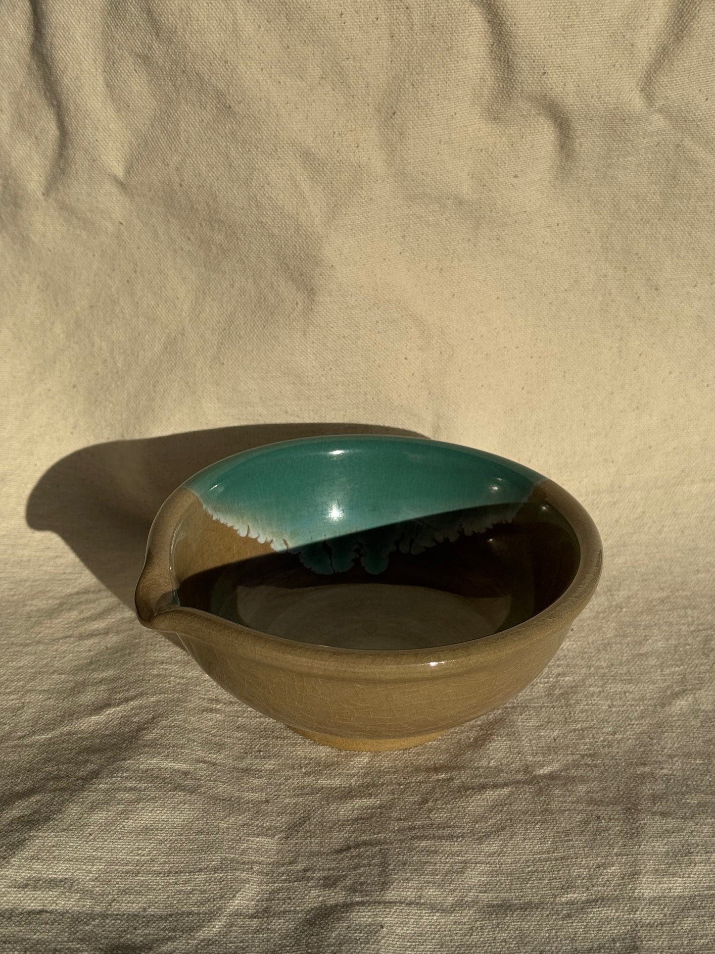 TEA BOWL BEIGIE DRIP GREEN GLAZE KATAKUCHI 🌸