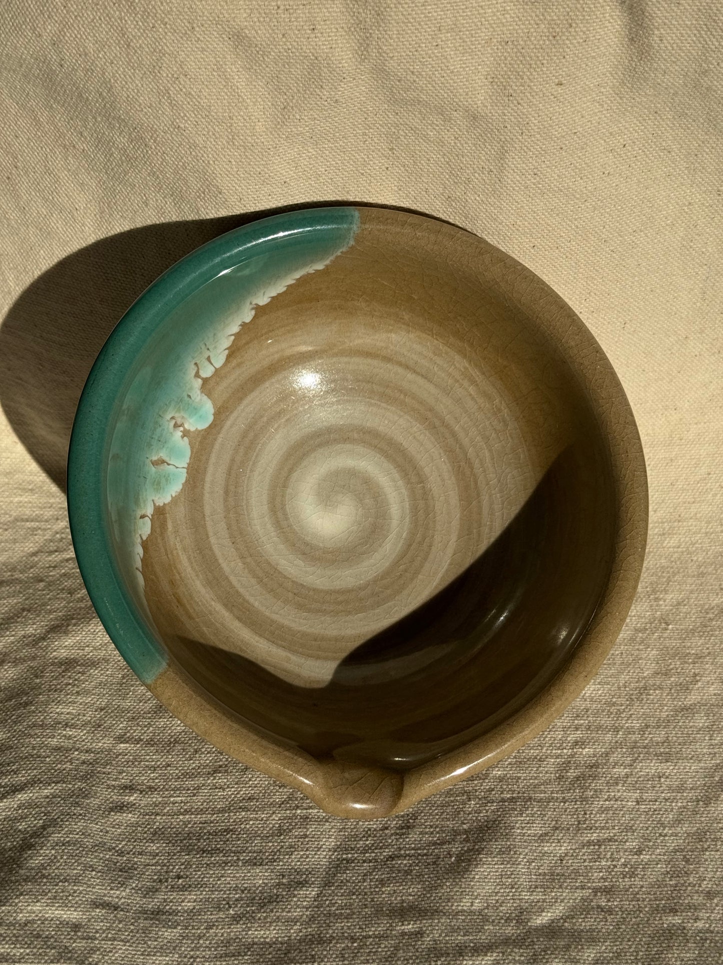 TEA BOWL BEIGIE DRIP GREEN GLAZE KATAKUCHI 🌸