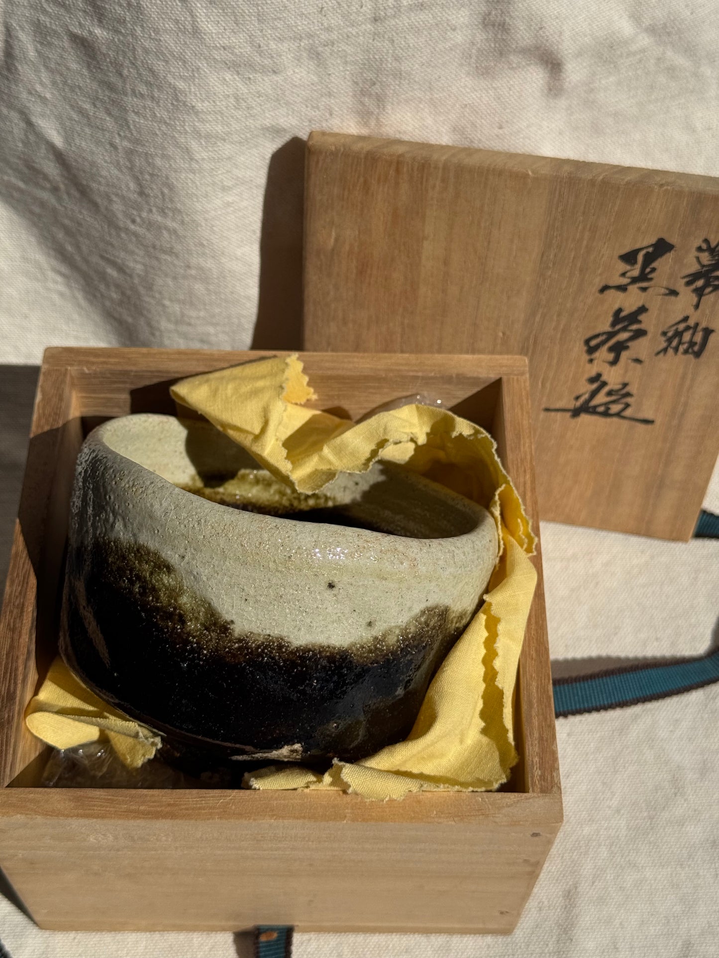 MATCHA TEA BOWL KURO RAKU WHTE GLAZE 🌸