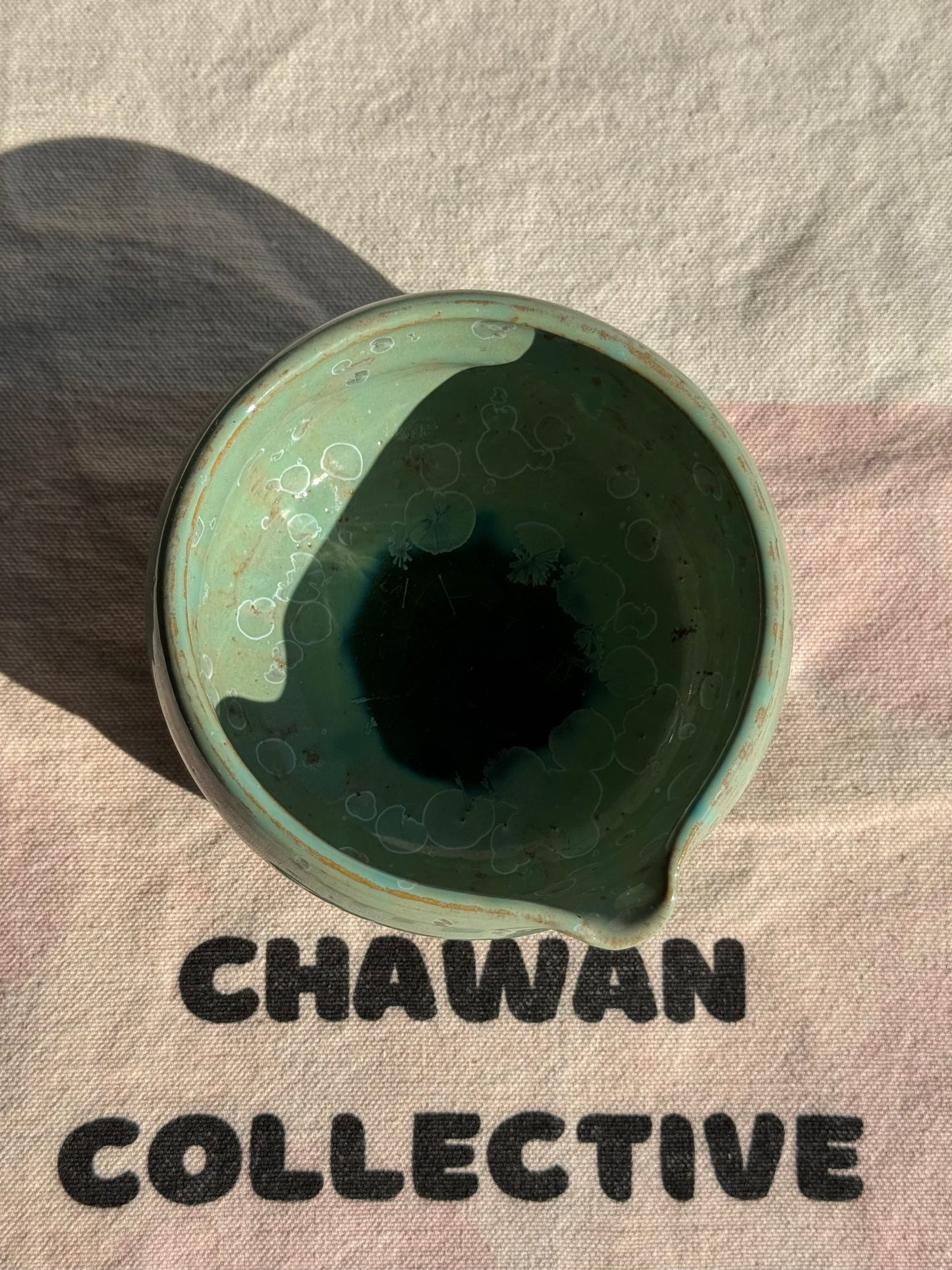 MATCHA BOWL HOURGLASS GREEN GLAZE KATAKUCHI