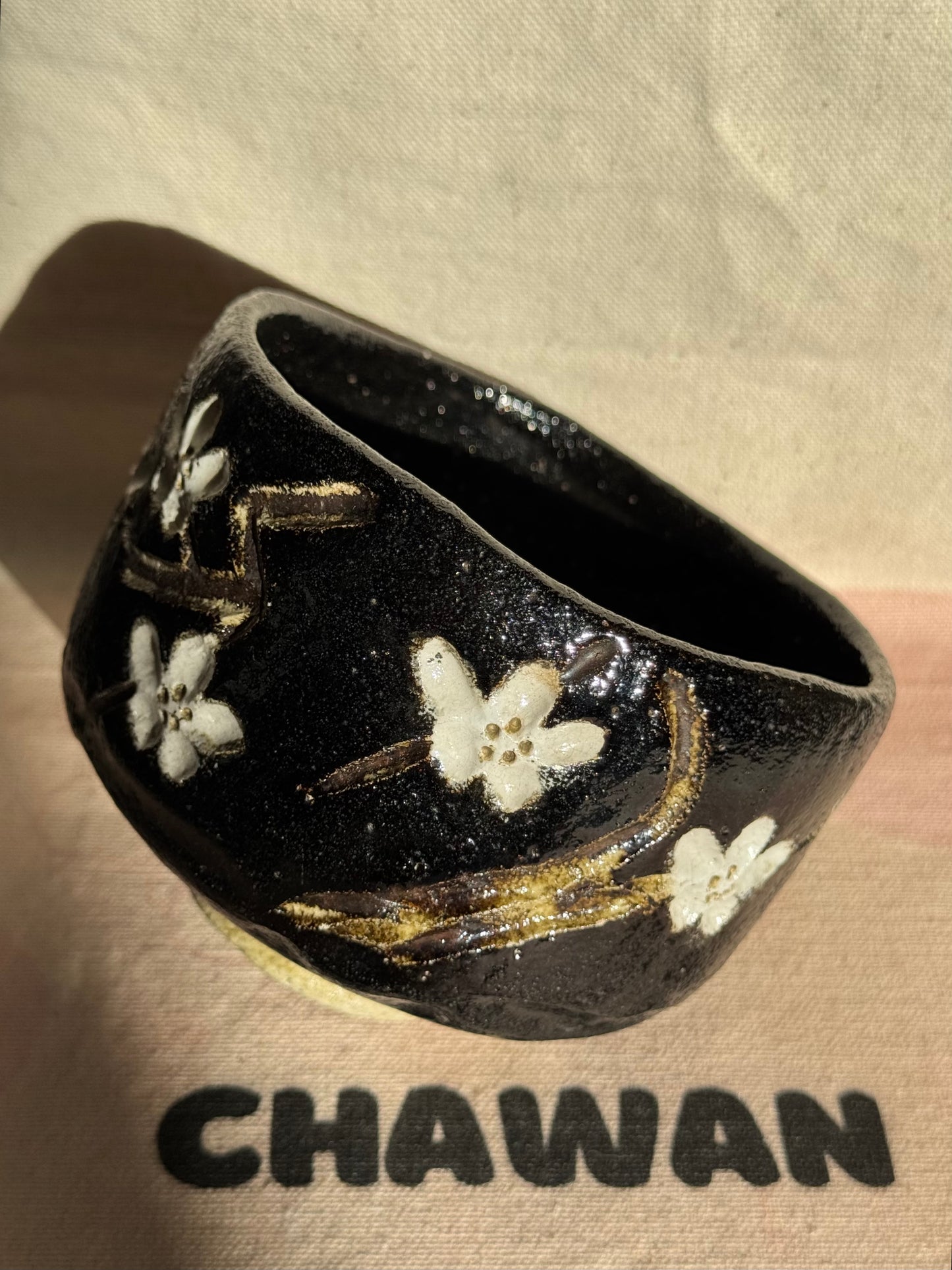 KURO RAKU WHITE FLOWERS 🌸