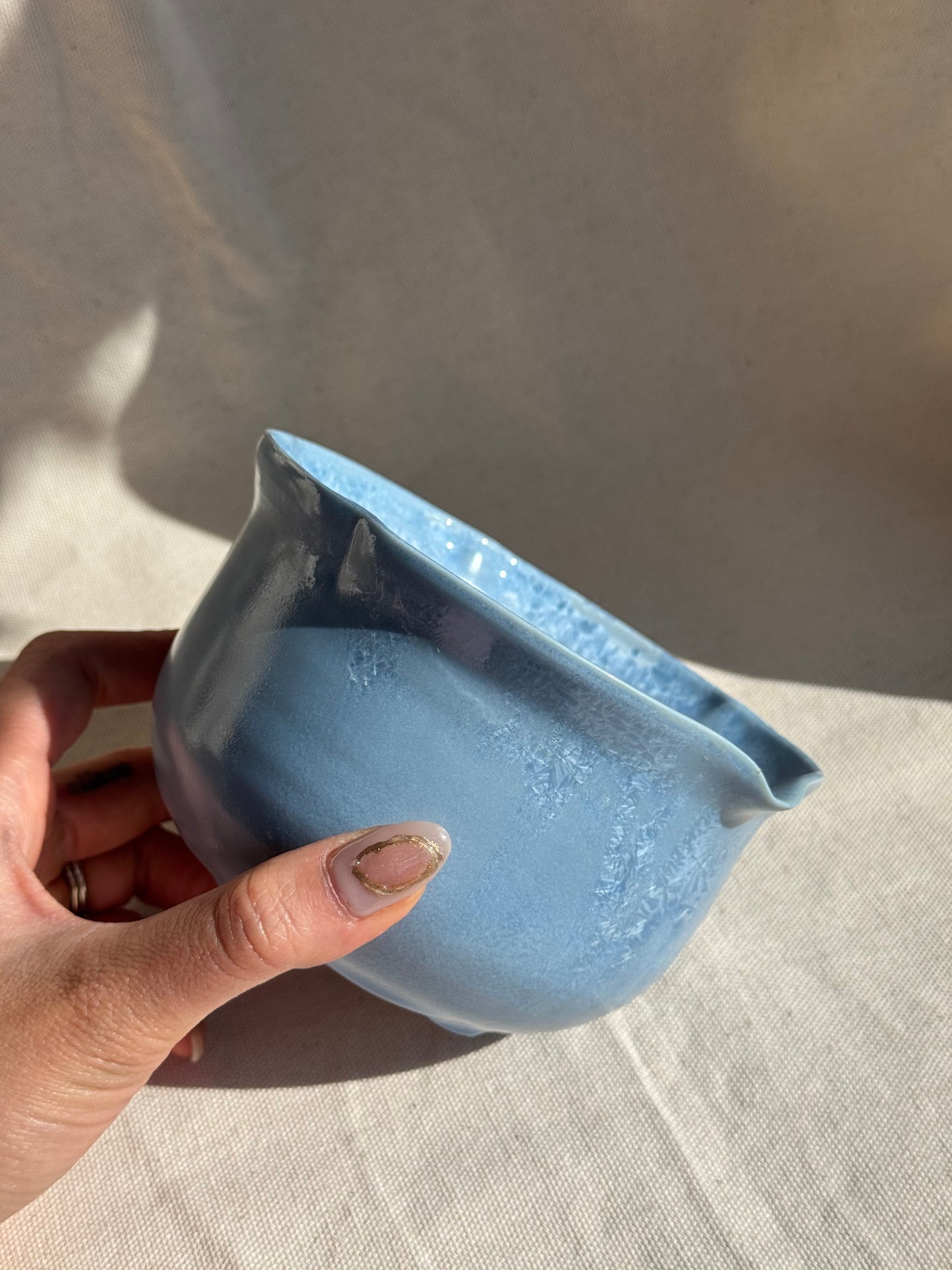 MATCHA BOWL FLORAL COOL BLUE GLAZE KATAKUCHI πΈ