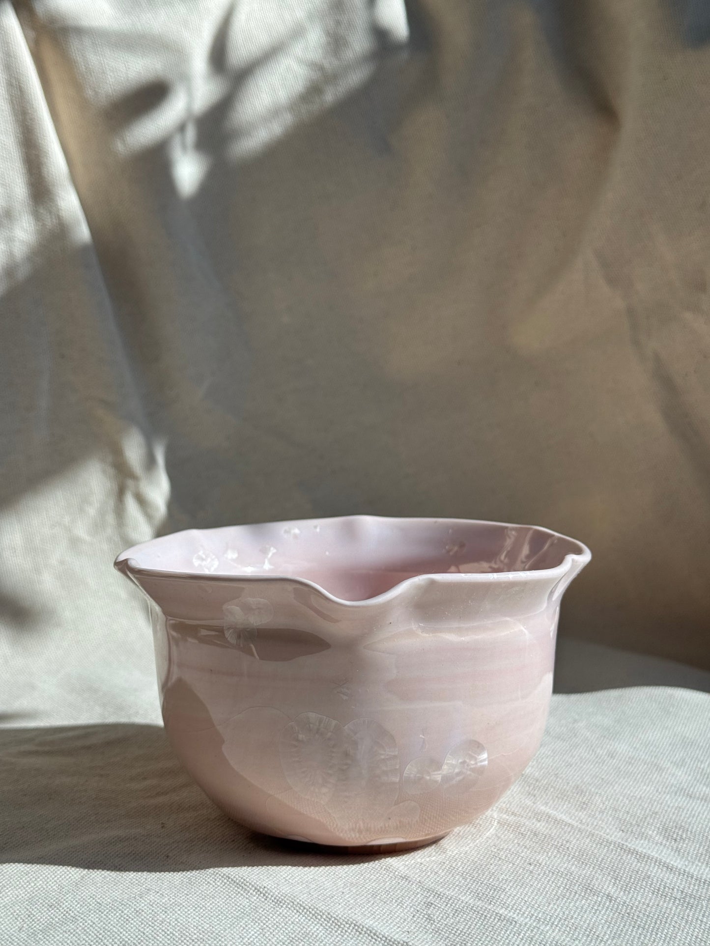 MATCHA BOWL FLORAL PINK MARBLE GLAZE KATAKUCHI πΈ