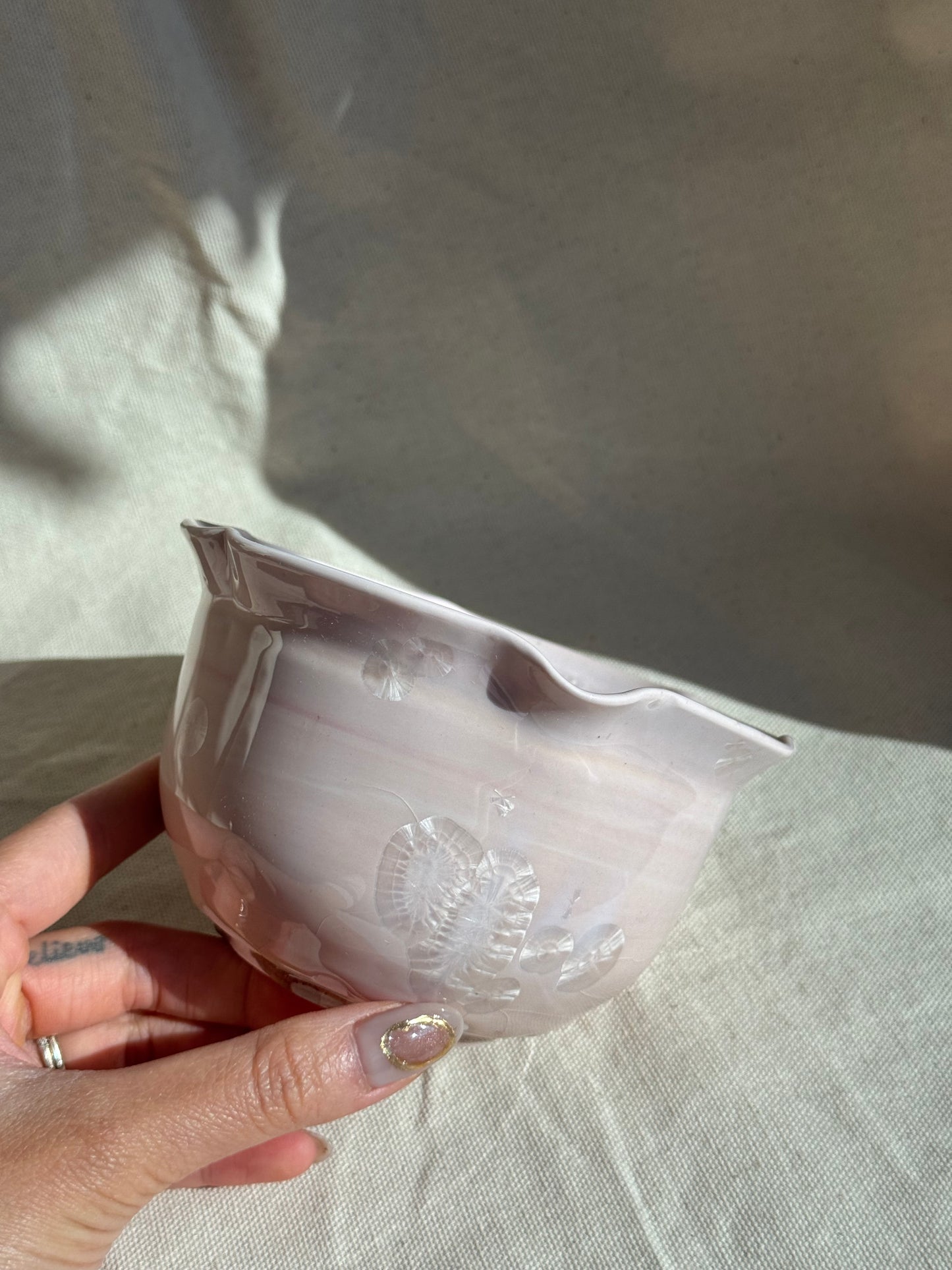 MATCHA BOWL FLORAL PINK MARBLE GLAZE KATAKUCHI πΈ