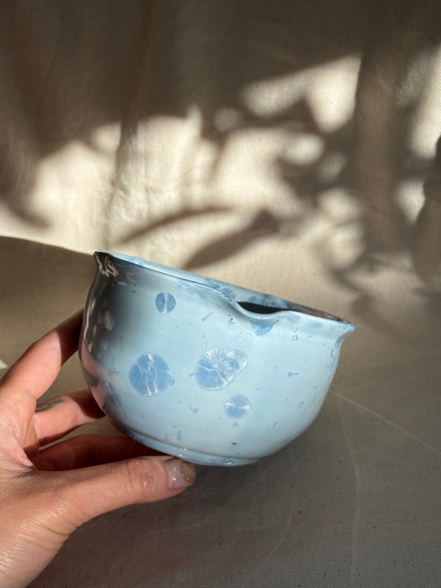 MATCHA BOWL FLORAL BLUE GLAZE KATAKUCHI 🌸