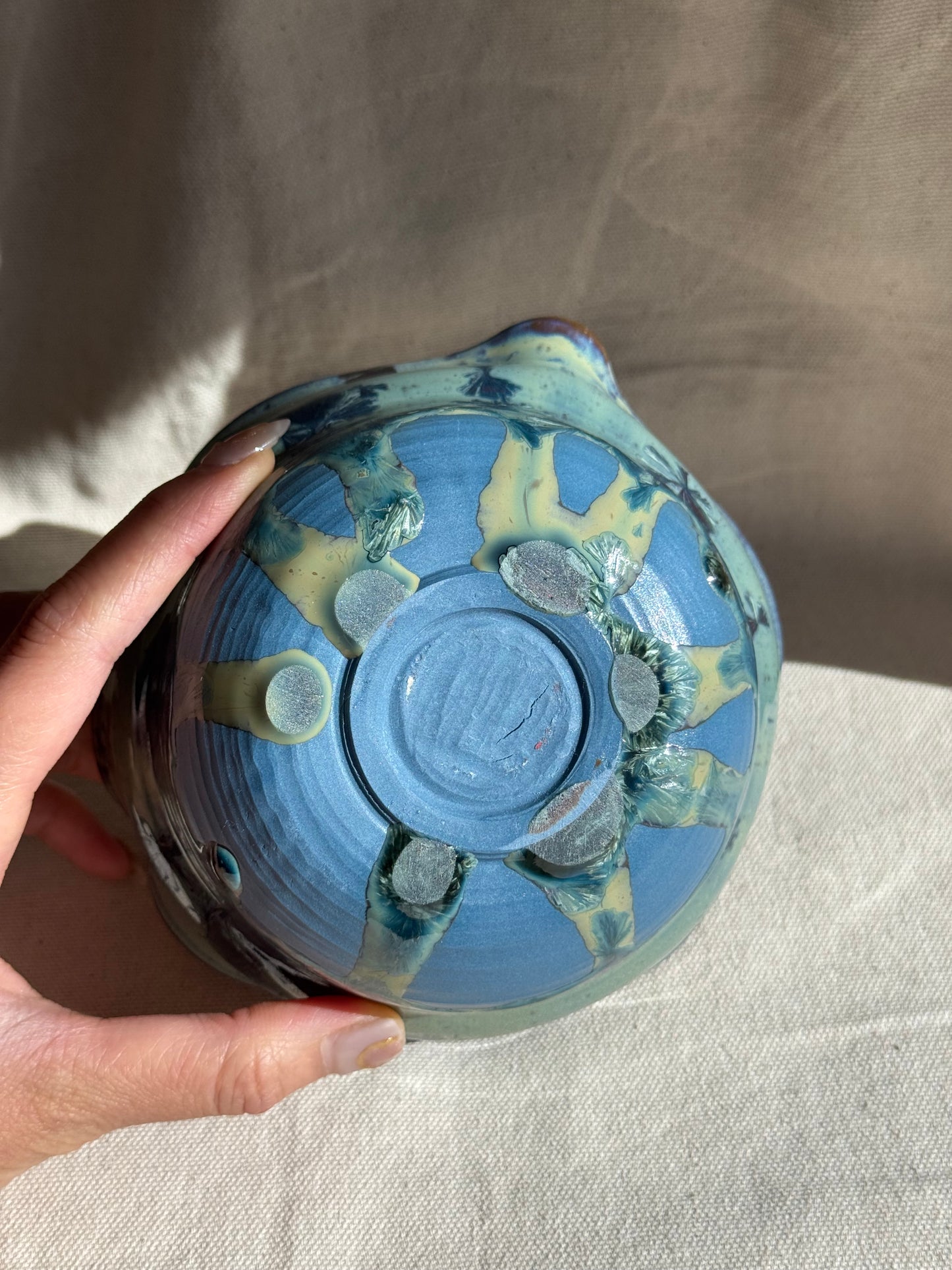 MATCHA BOWL FLORAL BLUE BEIGE GLAZE KATAKUCHI πΈ
