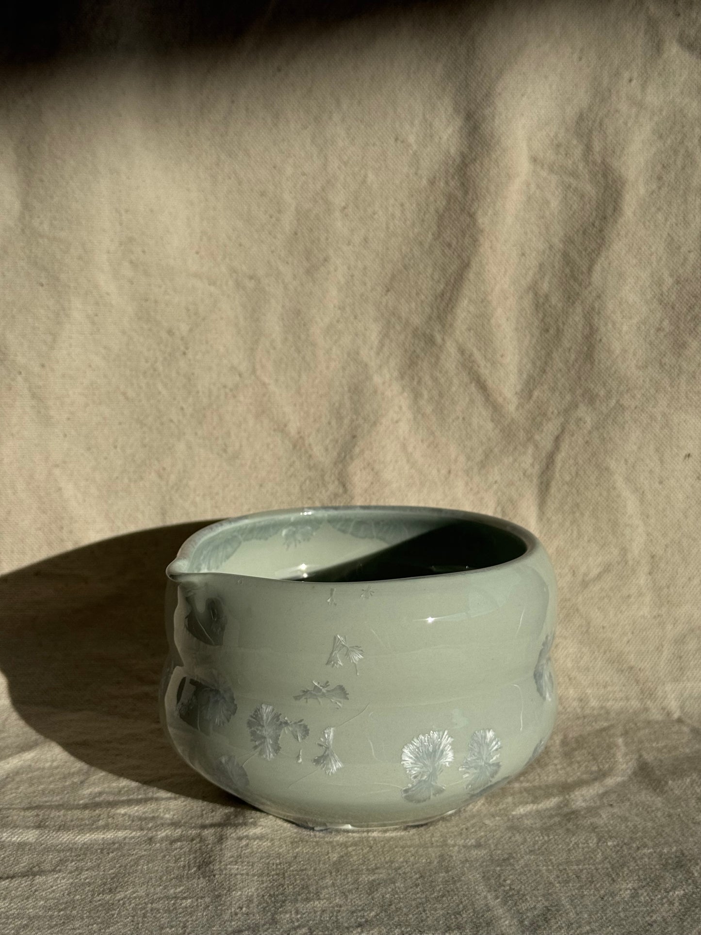 MATCHA BOWL HOURGLASS MINT GLAZE KATAKUCHI πΈ