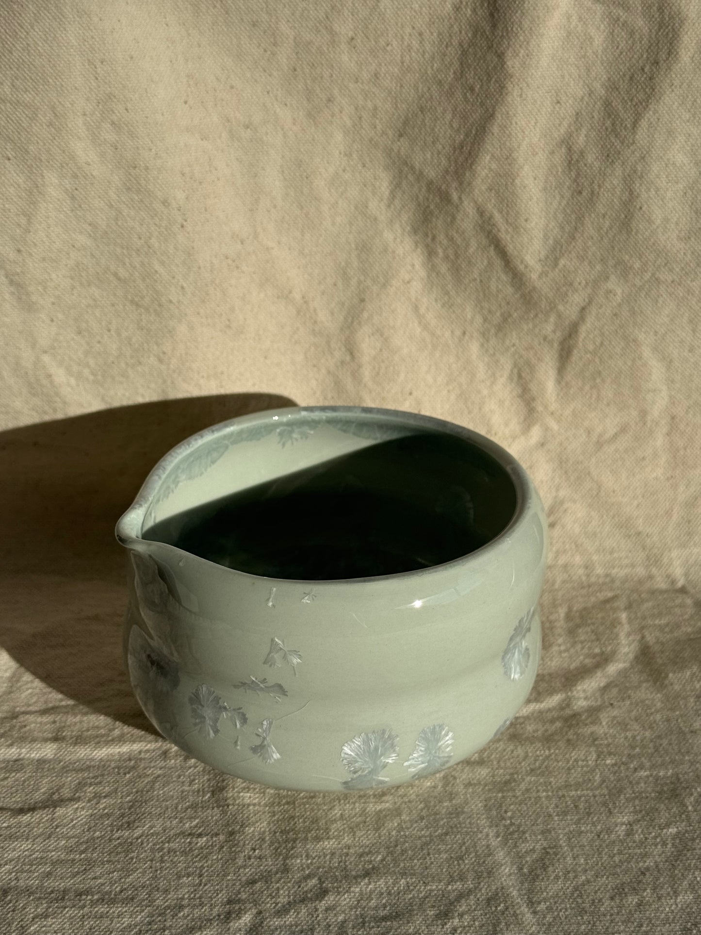 MATCHA BOWL HOURGLASS MINT GLAZE KATAKUCHI πΈ