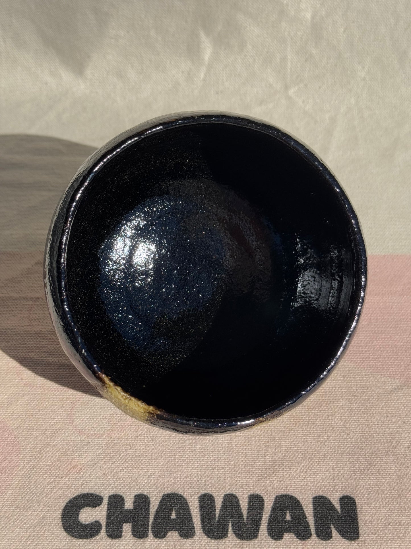 MATCHS TEA BOWL KURO RAKU GOLD PAINTED FUJI 🌸