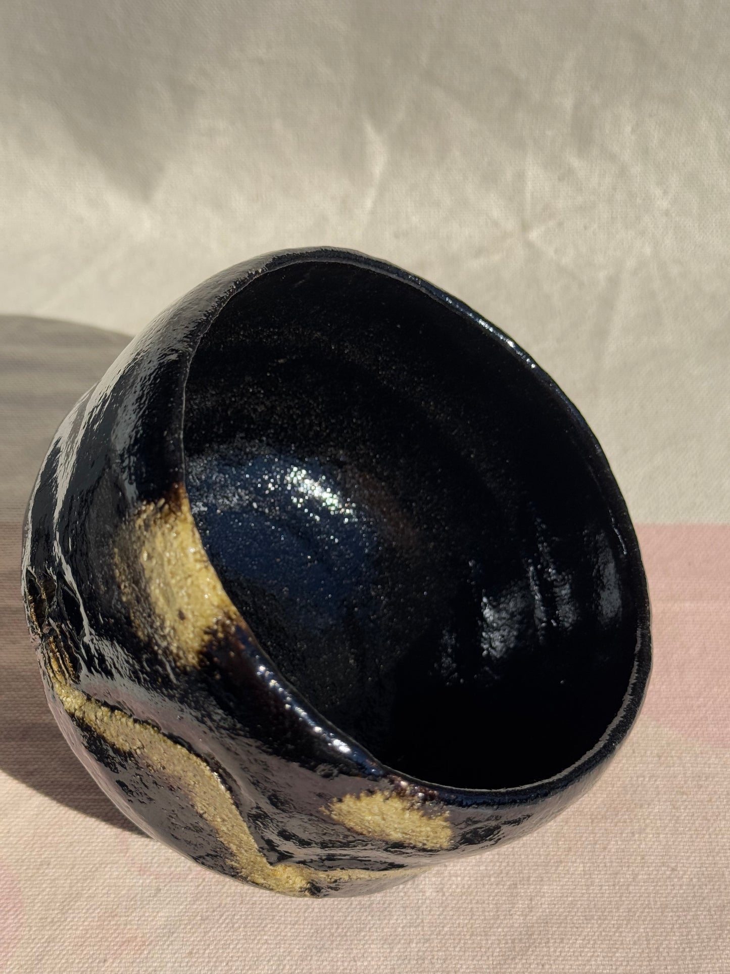 MATCHS TEA BOWL KURO RAKU GOLD PAINTED FUJI 🌸
