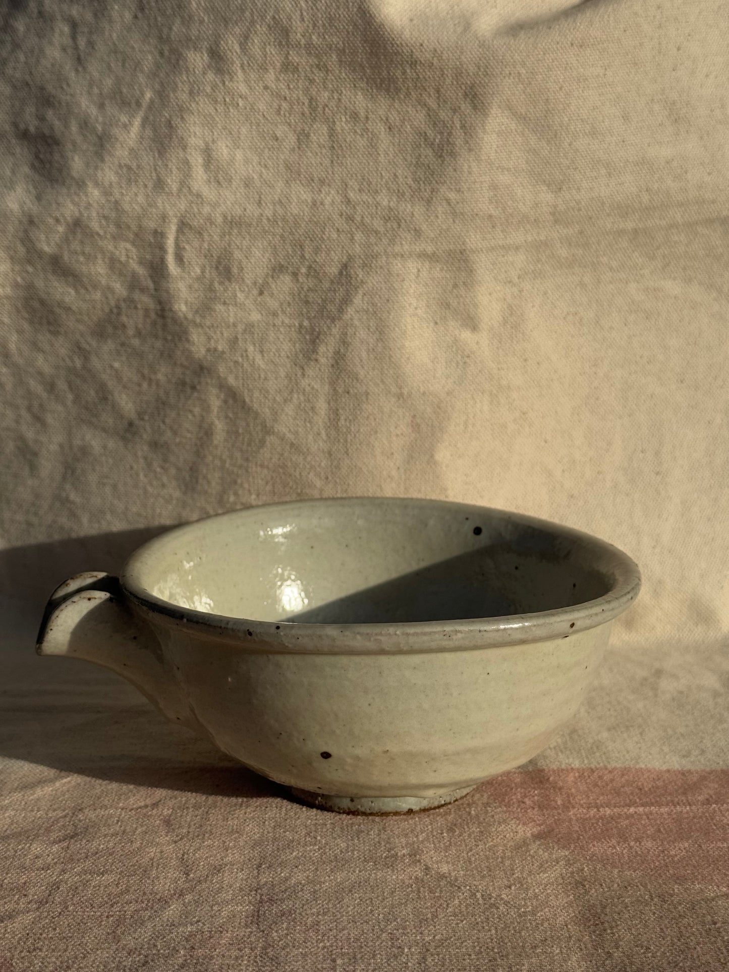 TEA BOWL WHITE PEPPER GLAZE KATAKUCHI 🌸