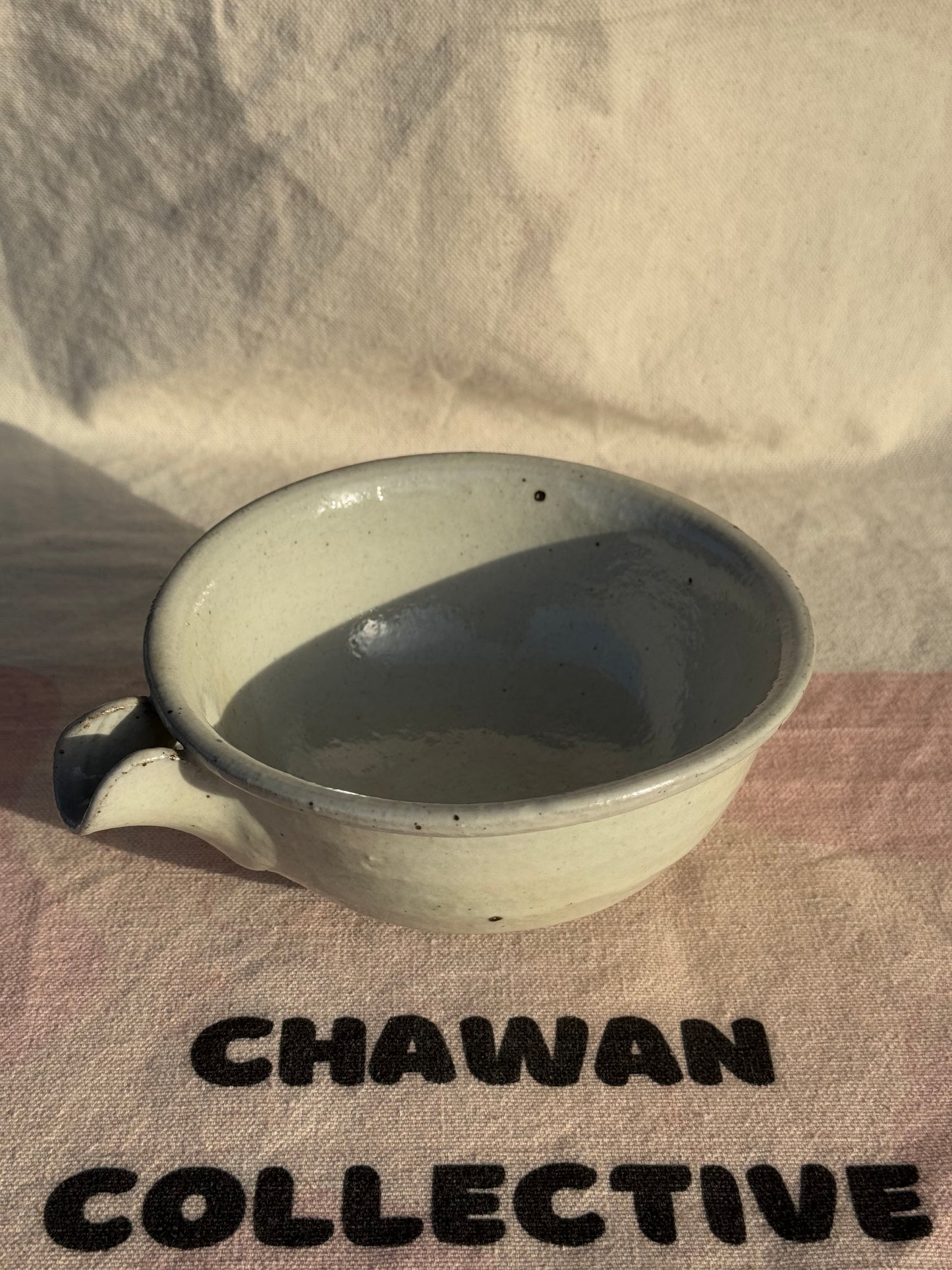 TEA BOWL WHITE PEPPER GLAZE KATAKUCHI 🌸