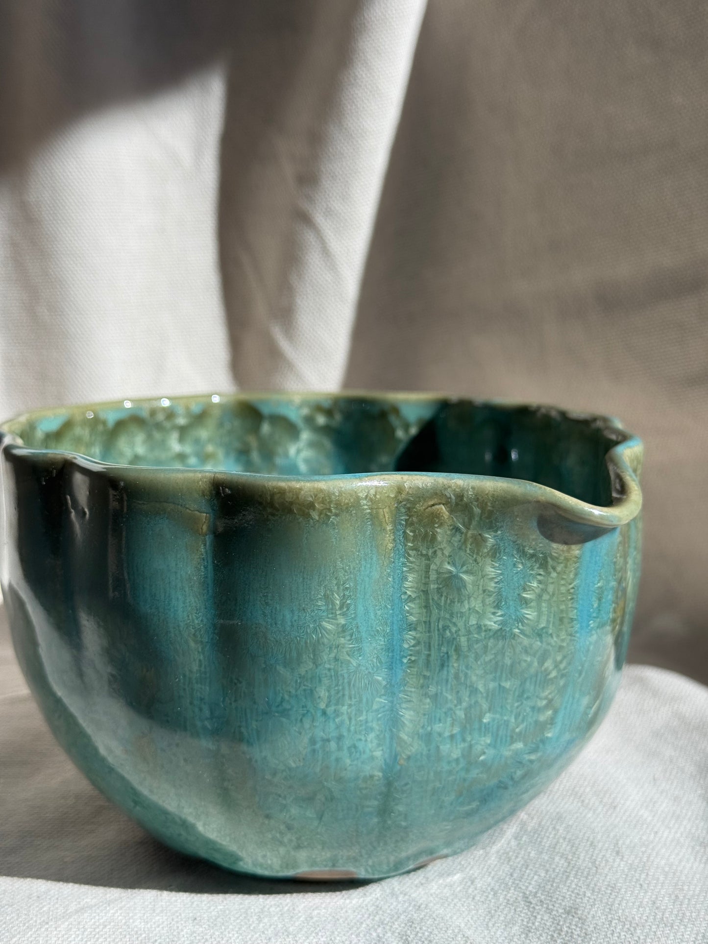 MATCHA BOWL FOREST GREEN GOLDEN GLAZE KATAKUCHI 🌸