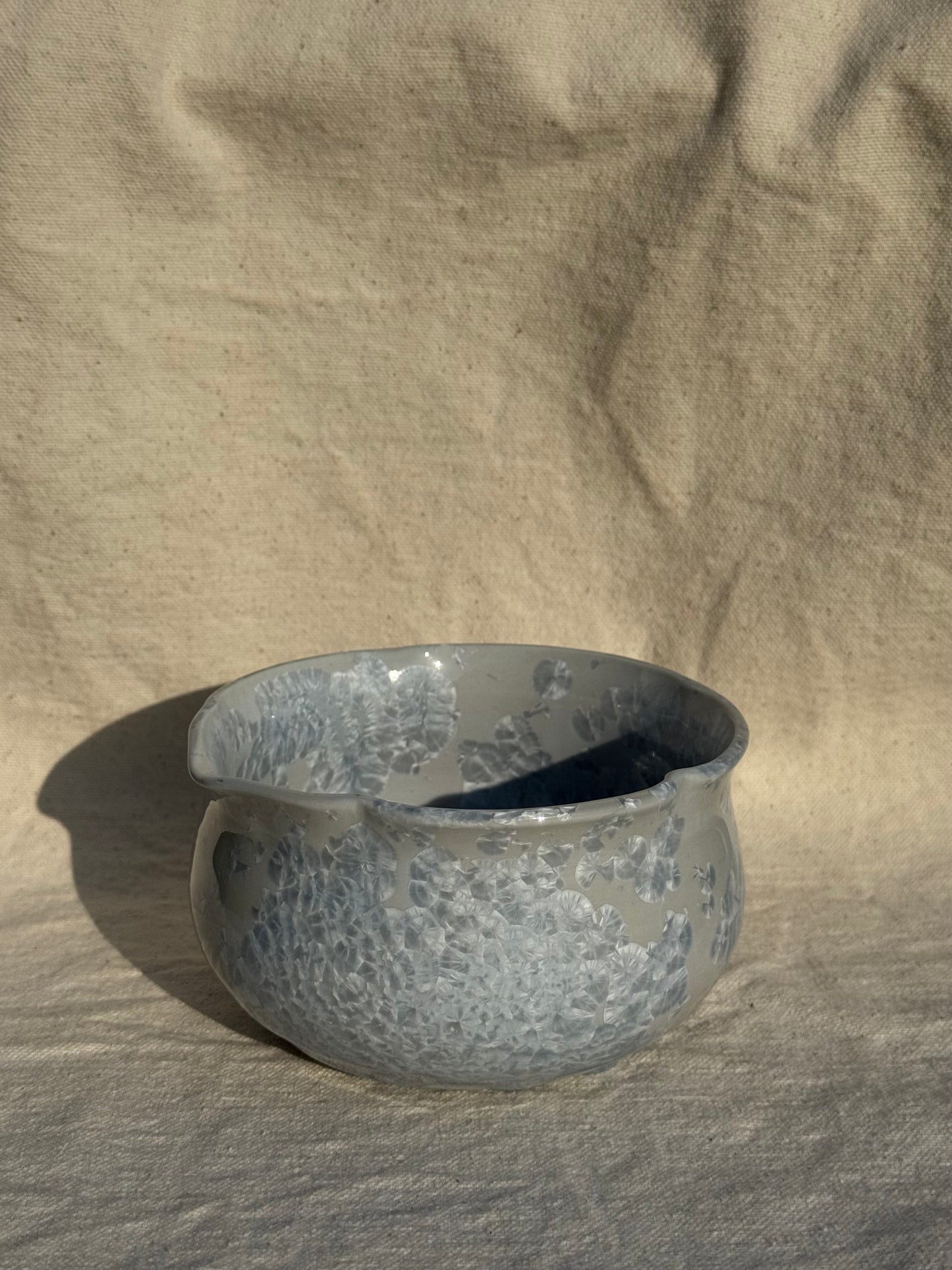 MATCHA BOWL FLORAL GREY GLAZE KATAKUCHI 🌸