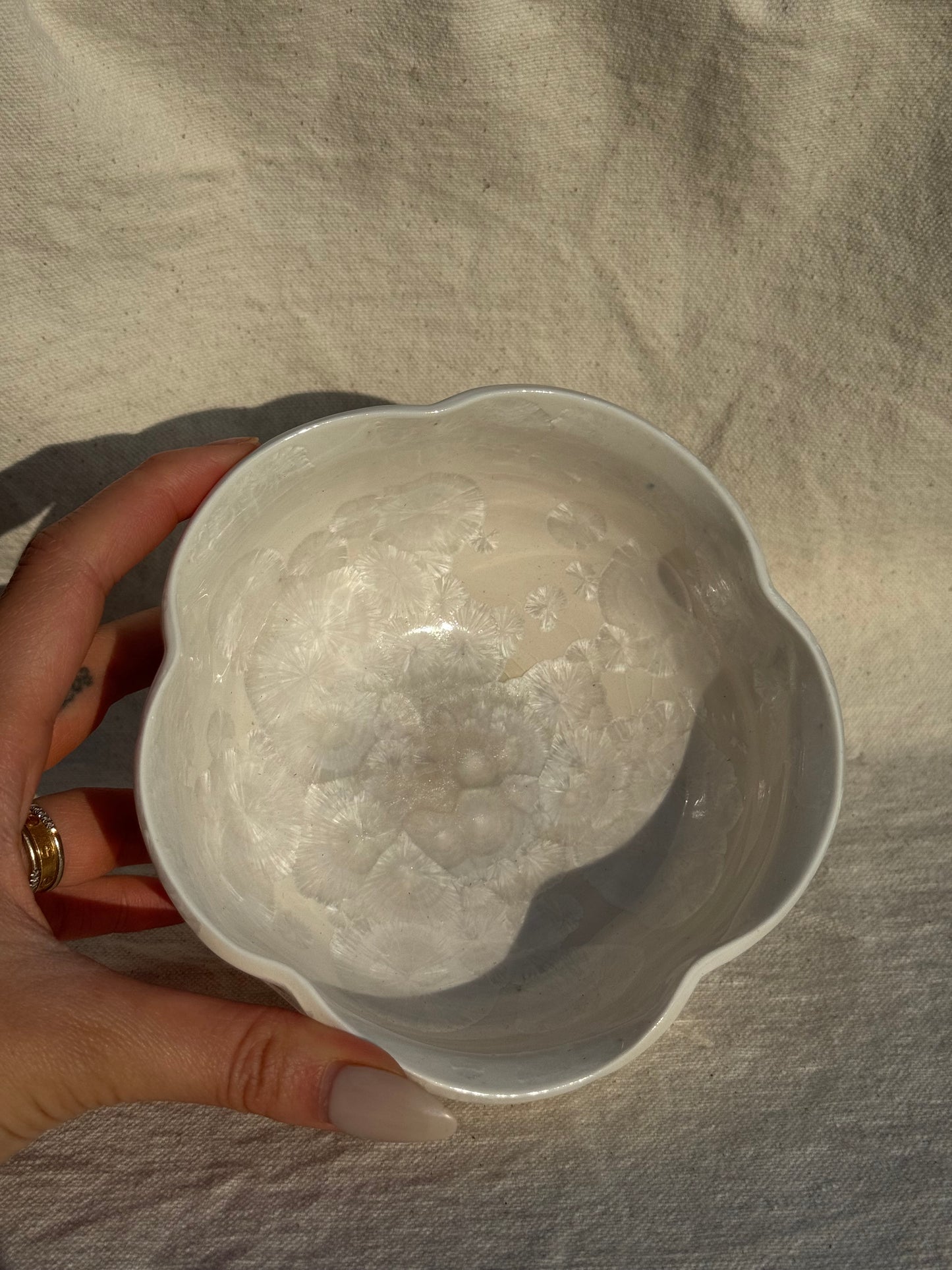 MATCHA BOWL FLORAL WHITE PEARL GLAZE 🌸