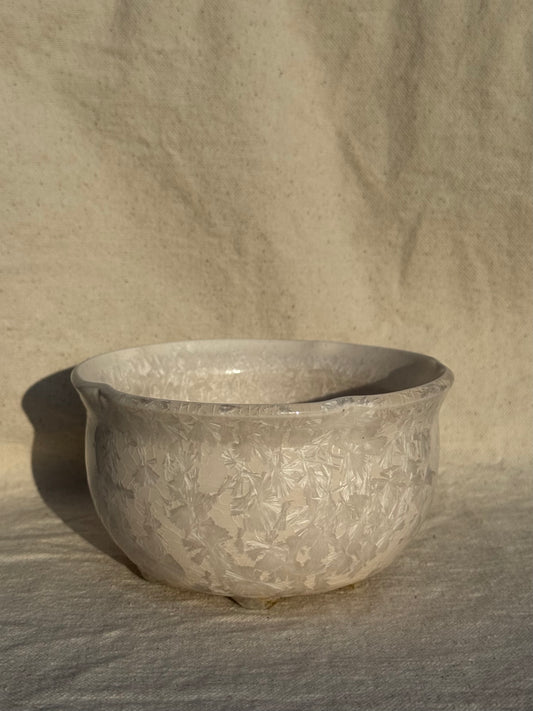 MATCHA BOWL FLORAL WHITE PEARL GLAZE 🌸