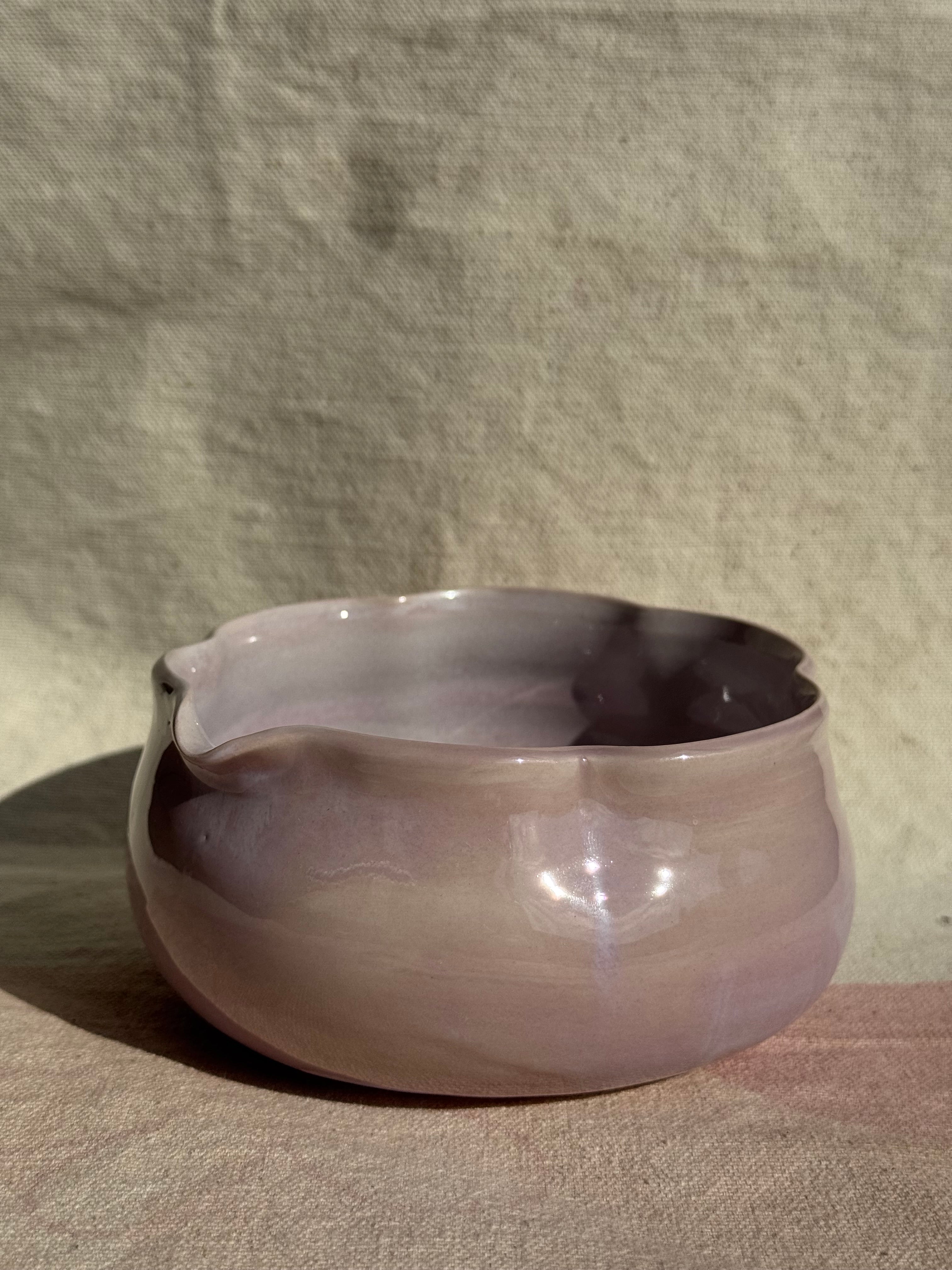 MATCHA BOWL LILAC FLORAL KATAKUCHI - Thumbnail 3