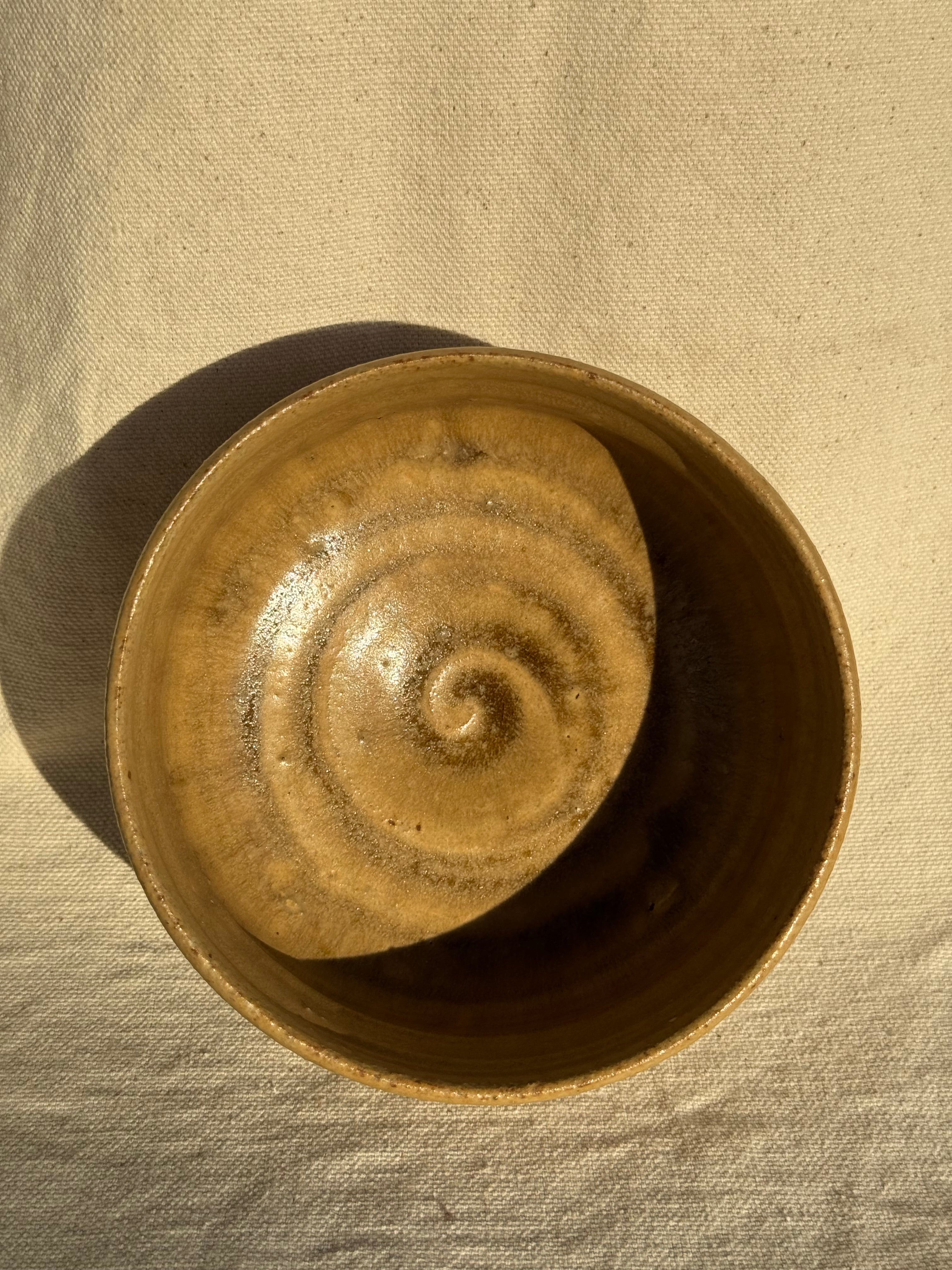 TEA BOWL BEIGIE BROWN OMBRE GLAZE - Thumbnail 5