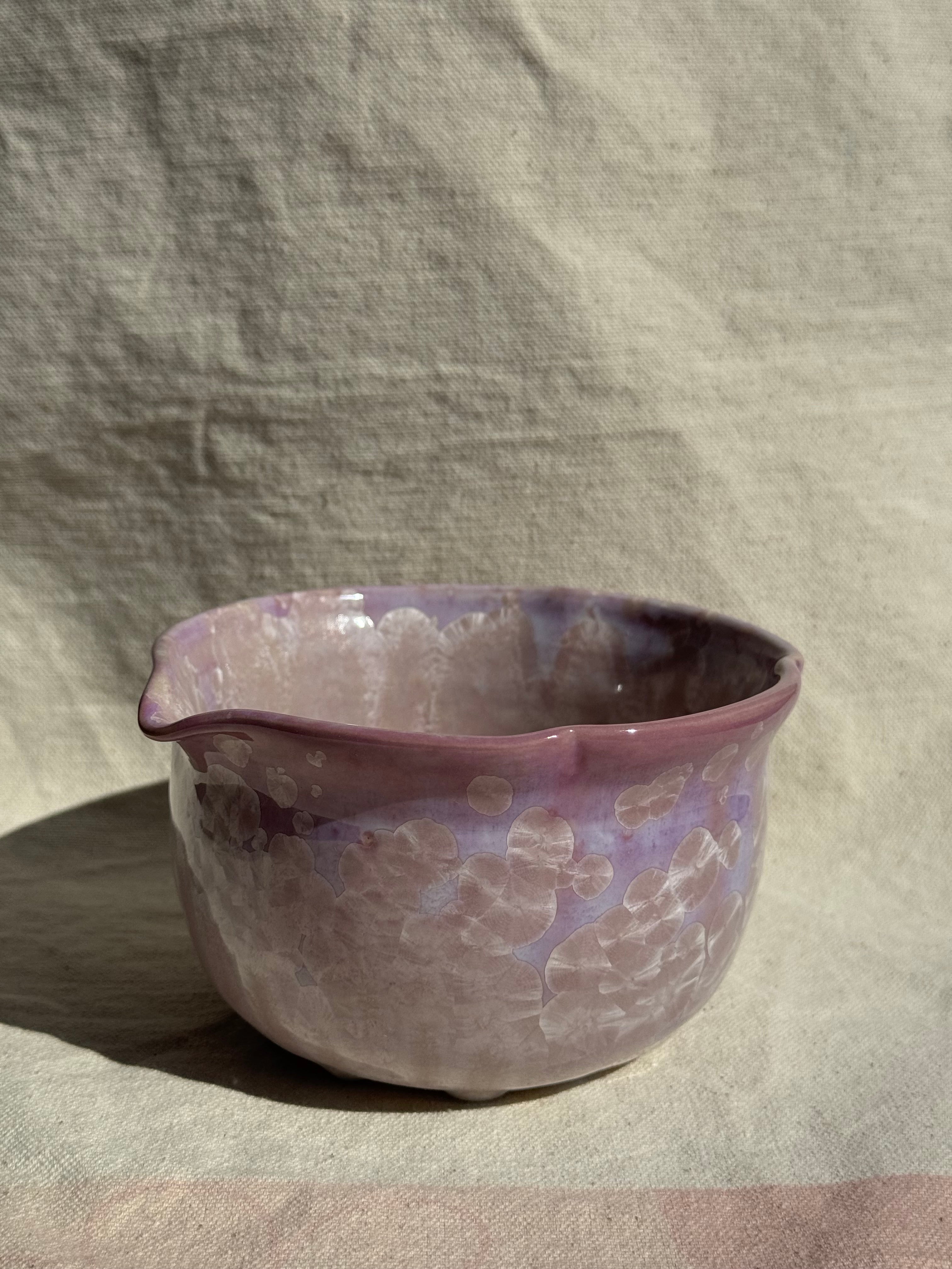 MATCHA BOWL LILAC FLORAL KATAKUCHI - Thumbnail 2