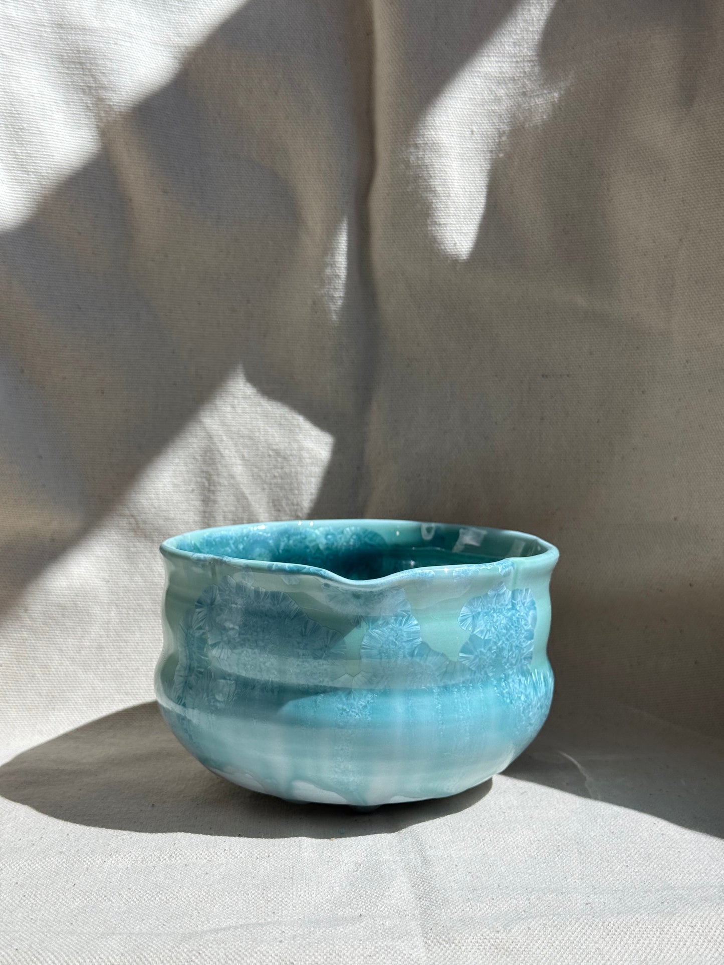 MATCHA BOWL FLORAL MINT BLUE GLAZE KATAKUCHI 🌸
