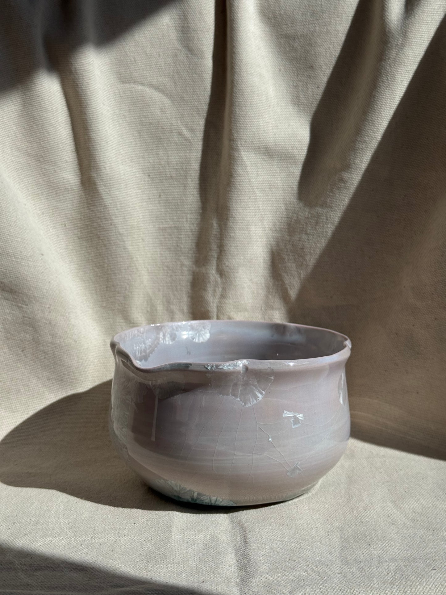 MATCHA BOWL FLORAL PALE LILAC GLAZE KATAKUCHI 🌸