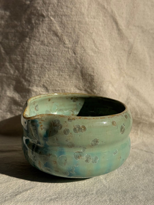 MATCHA BOWL HOURGLASS GREEN GLAZE KATAKUCHI 🌸