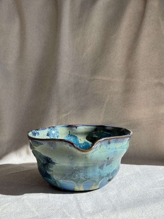 MATCHA BOWL FLORAL BLUE BEIGE GLAZE KATAKUCHI 🌸