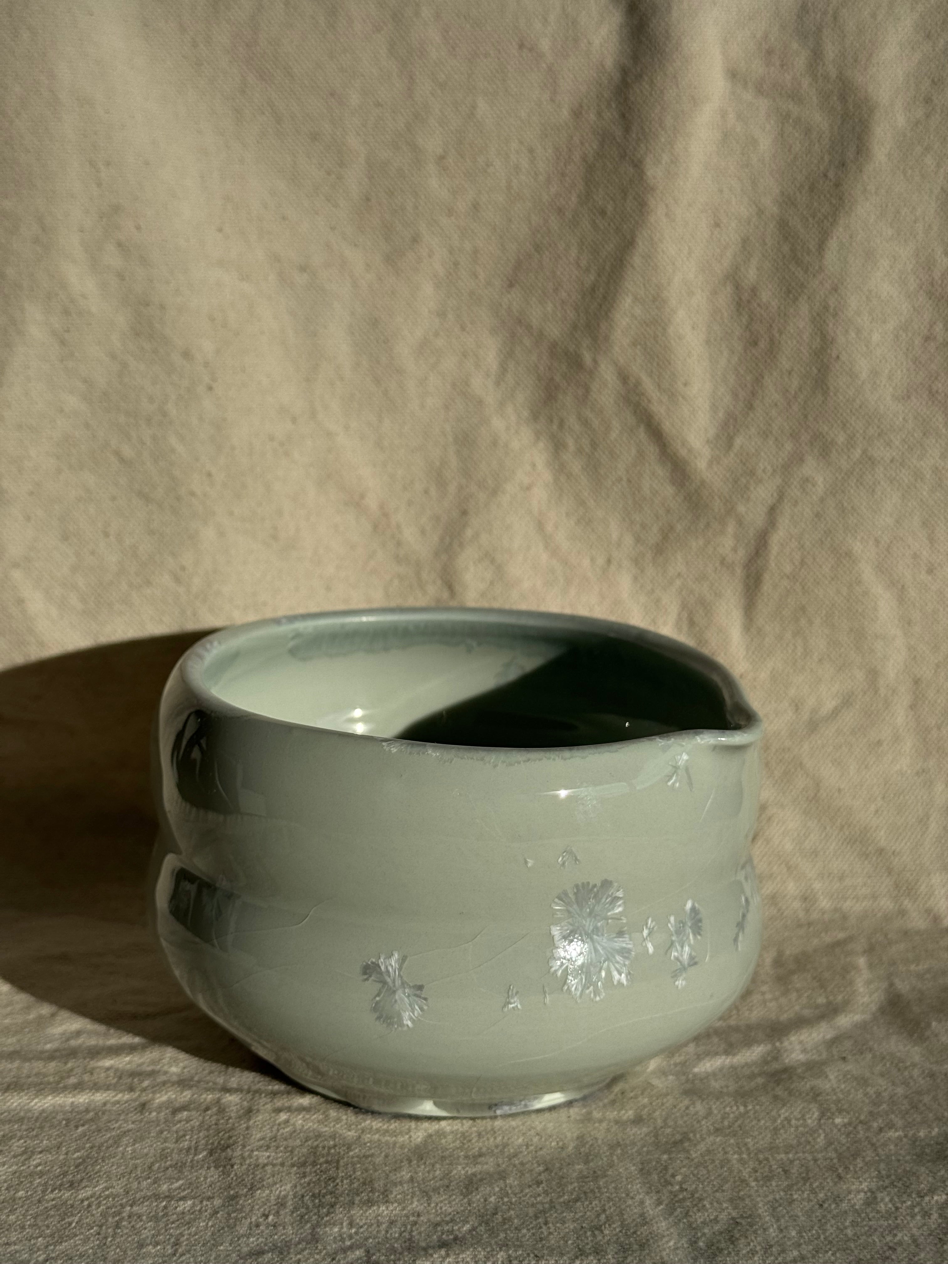 MATCHA BOWL HOURGLASS MINT GLAZE KATAKUCHI