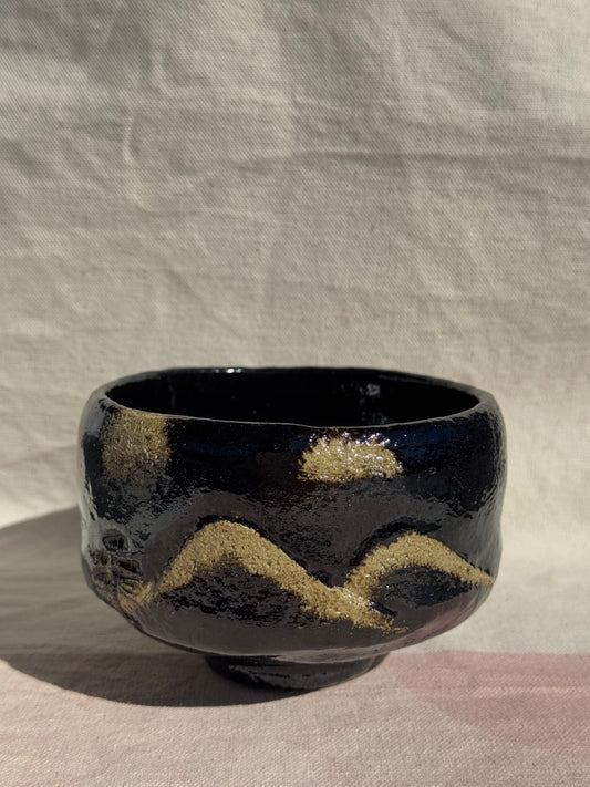 MATCHS TEA BOWL KURO RAKU GOLD PAINTED FUJI 🌸